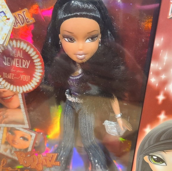 NEW! RARE BRATZ FOREVER DIAMONDZ JEWELRY DOLL! - Picture 3 of 9
